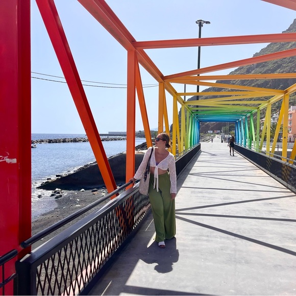 Meet your Posher, Madison - Picture 8 of 10